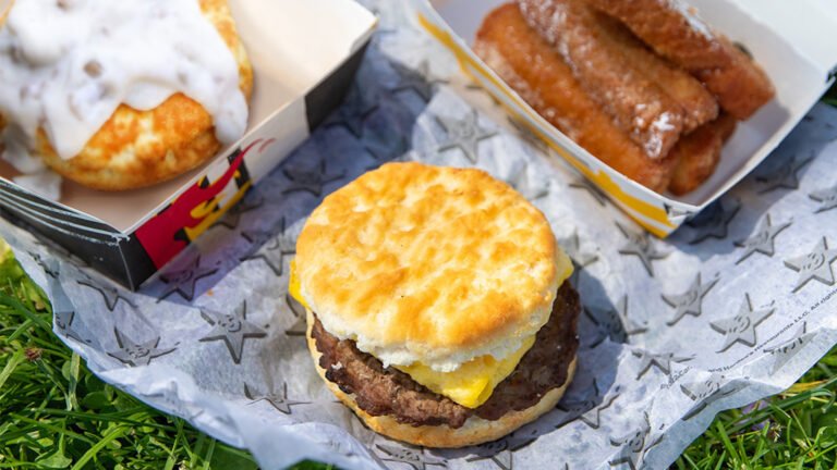 When Does Hardees Stop Serving Breakfast On Sunday: Breakfast Hours Explained